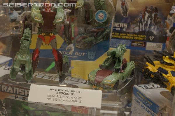BotCon 2013: Hasbro Display: Beast Hunters and Beast Hunters Predacons Rising - Transformers Event: DSC16455