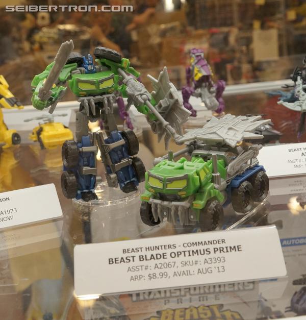 BotCon 2013: Hasbro Display: Beast Hunters and Beast Hunters Predacons Rising - Transformers Event: DSC16463a