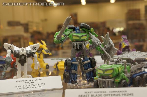 BotCon 2013: Hasbro Display: Beast Hunters and Beast Hunters Predacons Rising - Transformers Event: DSC16465