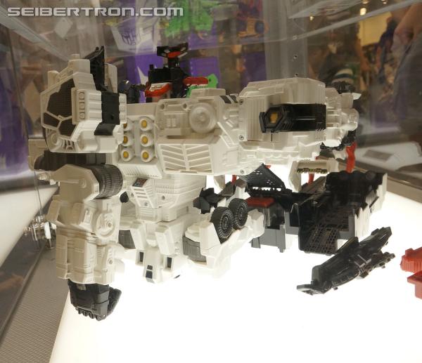 BotCon 2013: Hasbro Display: Generations - Transformers Event: DSC06232
