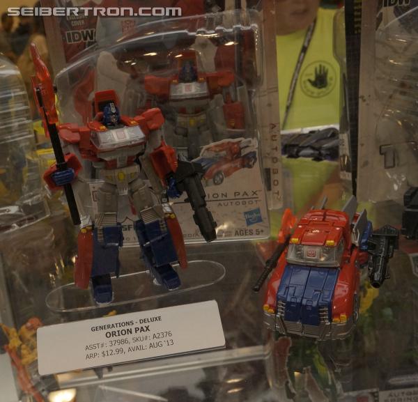 BotCon 2013: Hasbro Display: Generations - Transformers Event: DSC06251a