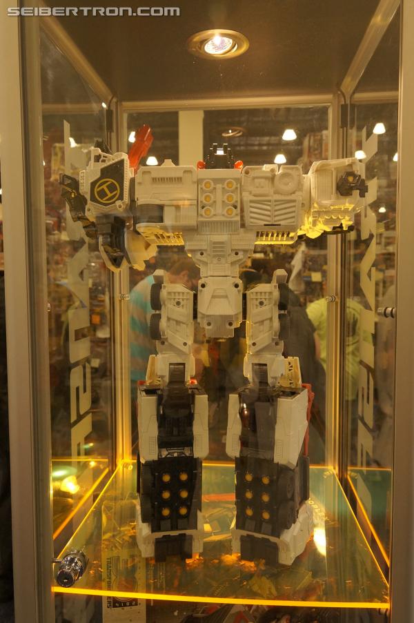 BotCon 2013: Hasbro Display: Generations - Transformers Event: DSC06327