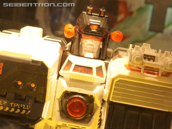 BotCon 2013: Hasbro Display: Generations - Transformers Event: DSC06331a