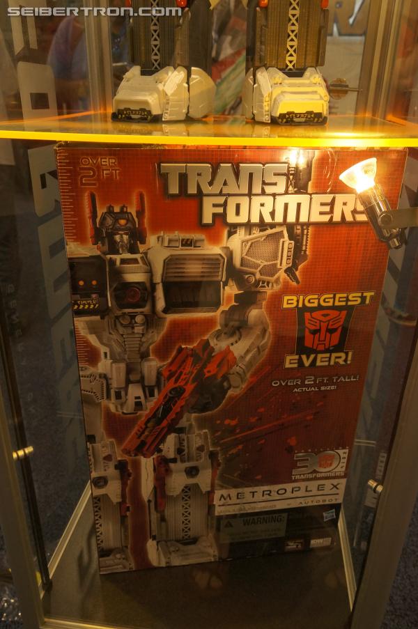 BotCon 2013: Hasbro Display: Generations - Transformers Event: DSC06332