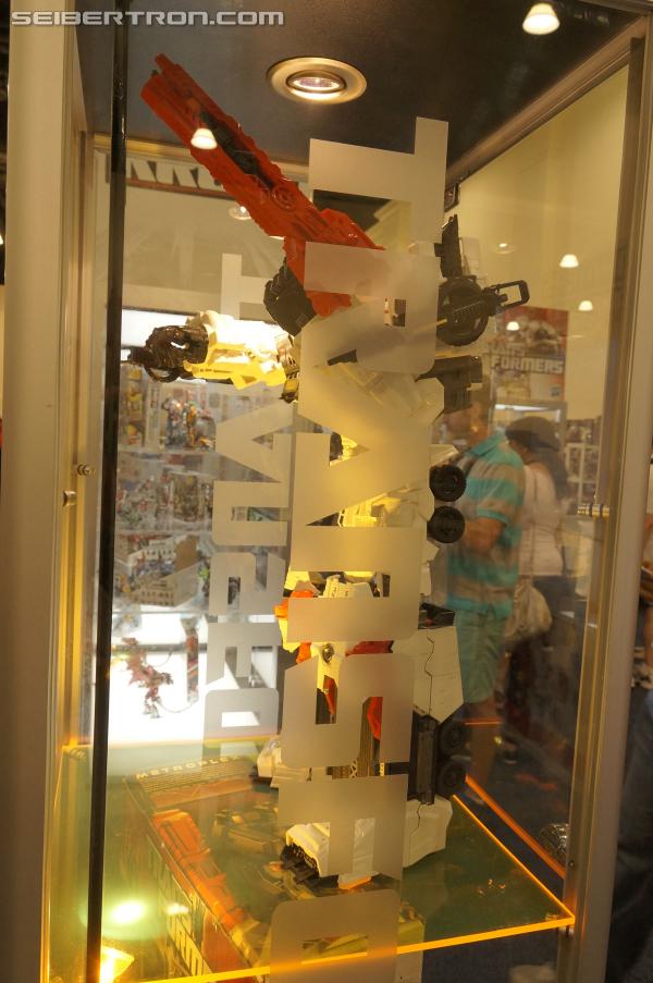 BotCon 2013: Hasbro Display: Generations - Transformers Event: DSC06333