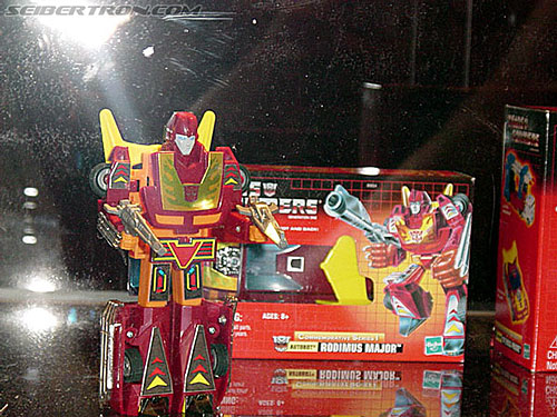 BotCon 2002 - Hasbro's Display Table