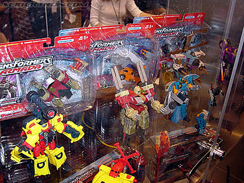 BotCon 2002: Hasbro's Display Table - Transformers Event: Botcon-2002-hasbro009