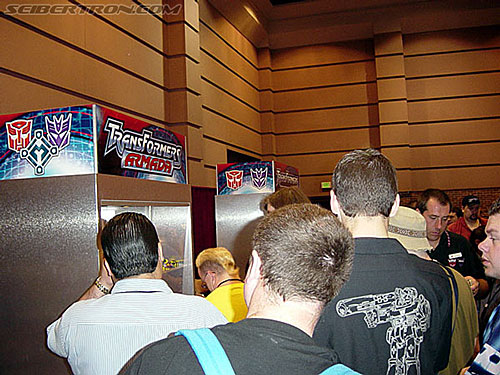 BotCon 2002: Hasbro's Display Table - Transformers Event: Botcon-2002-hasbro017