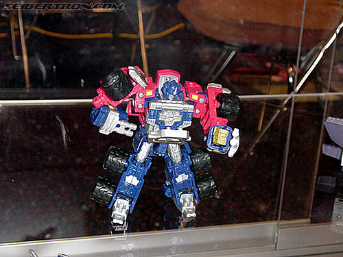 BotCon 2002: Hasbro's Display Table - Transformers Event: Botcon-2002-hasbro018