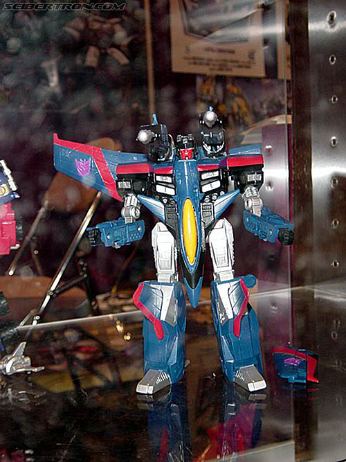 BotCon 2002: Hasbro's Display Table - Transformers Event: Botcon-2002-hasbro026