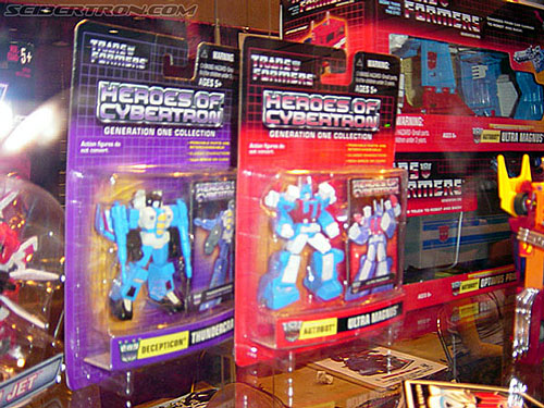 BotCon 2002: Hasbro's Display Table - Transformers Event: Botcon-2002-hasbro028