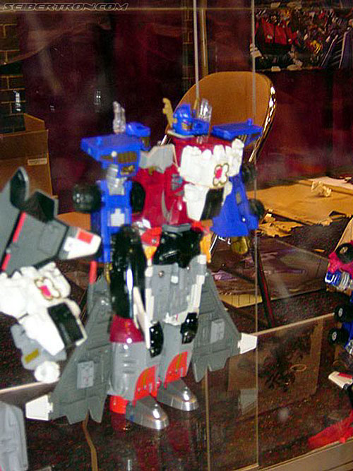 BotCon 2002: Hasbro's Display Table - Transformers Event: Botcon-2002-hasbro032