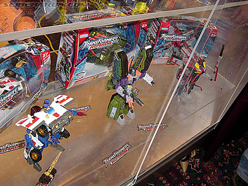 BotCon 2002: Hasbro's Display Table - Transformers Event: Botcon-2002-hasbro038