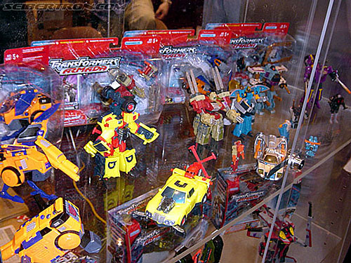 BotCon 2002: Hasbro's Display Table - Transformers Event: Botcon-2002-hasbro039