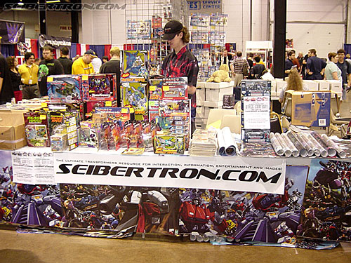 OTFCC 2004: Day 3: Sunday - Transformers Event: Professor Smooth at the SEIBERTRON.com dealer table