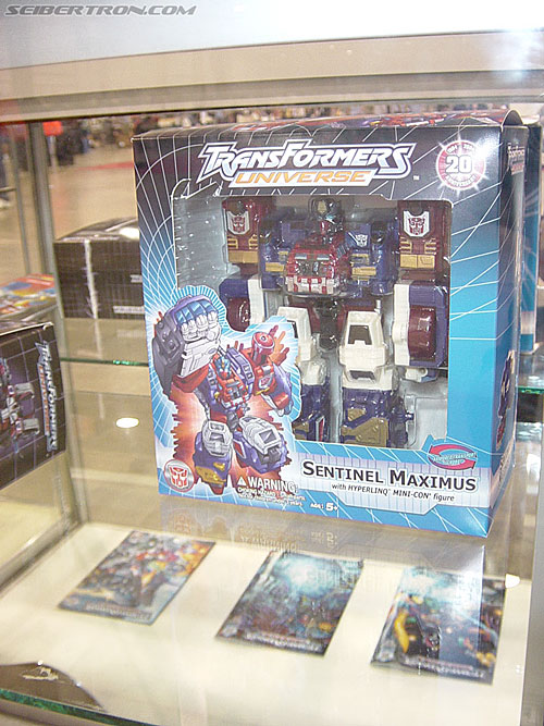 OTFCC 2004: Day 3: Sunday - Transformers Event: Sentinel Maximus (OTFCC 2004 exclusive)