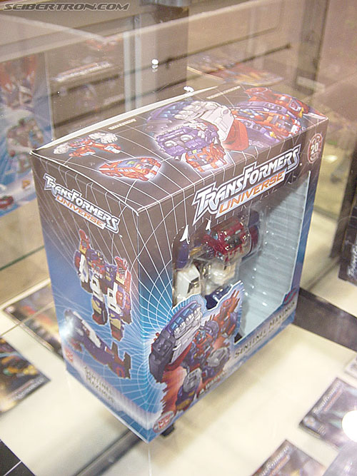 OTFCC 2004: Day 3: Sunday - Transformers Event: Sentinel Maximus (OTFCC 2004 exclusive)