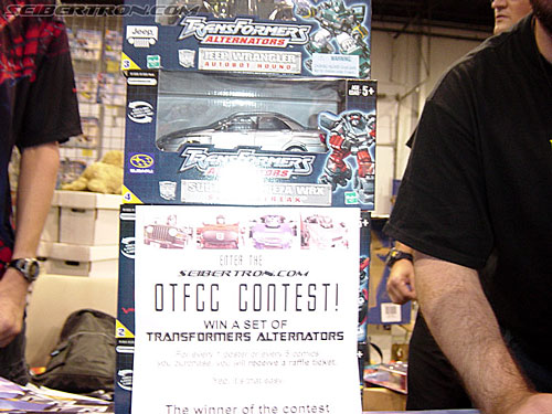 OTFCC 2004: Day 3: Sunday - Transformers Event: Last pic of the SEIBERTRON.com Raffle prize moments before it's given away