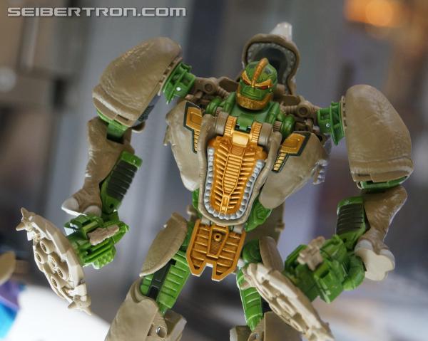 BotCon 2013: Upcoming Transformers Generations products revealed - Transformers Event: DSC06799a