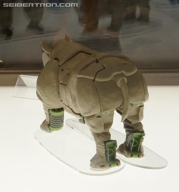 BotCon 2013: Upcoming Transformers Generations products revealed - Transformers Event: DSC06820c