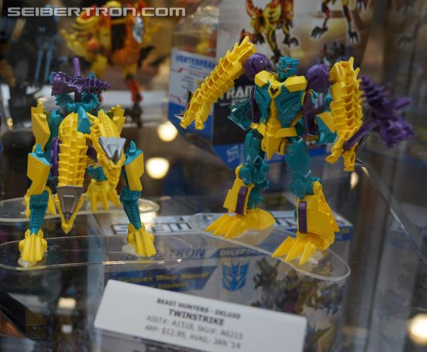 BotCon 2013: Upcoming Transformers Prime Beast Hunters products - Transformers Event: DSC06826a