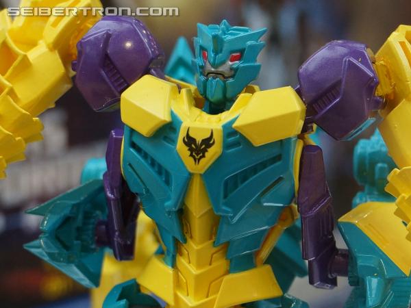 BotCon 2013: Upcoming Transformers Prime Beast Hunters products - Transformers Event: DSC06827a