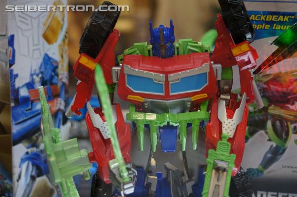 BotCon 2013: Upcoming Transformers Prime Beast Hunters products - Transformers Event: DSC06844