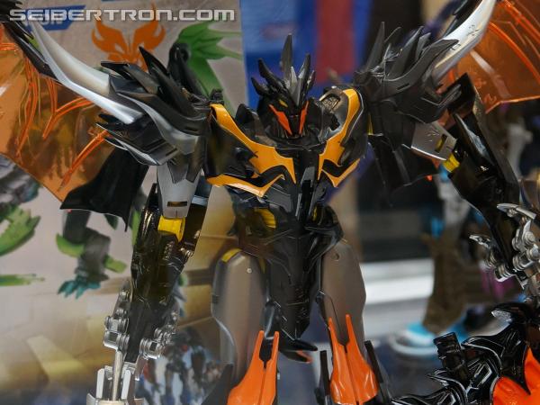 BotCon 2013: Upcoming Transformers Prime Beast Hunters products - Transformers Event: DSC06846b