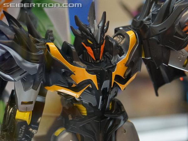 BotCon 2013: Upcoming Transformers Prime Beast Hunters products - Transformers Event: DSC06847a