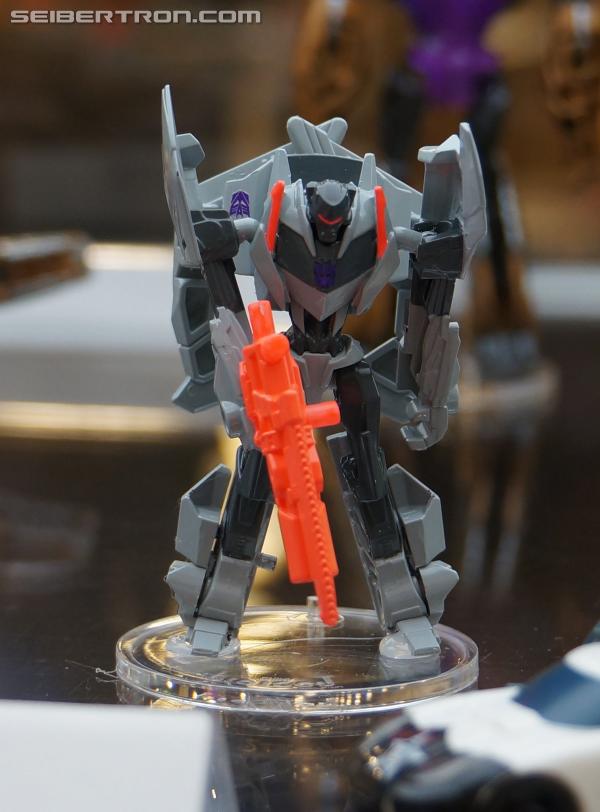 BotCon 2013: Upcoming Transformers Prime Beast Hunters products - Transformers Event: DSC06853b
