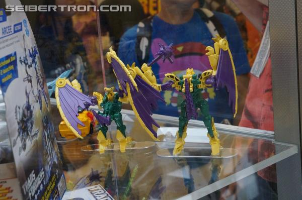 BotCon 2013: Upcoming Transformers Prime Beast Hunters products - Transformers Event: DSC06858a