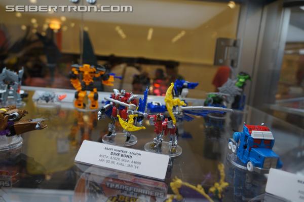 BotCon 2013: Upcoming Transformers Prime Beast Hunters products - Transformers Event: DSC06864