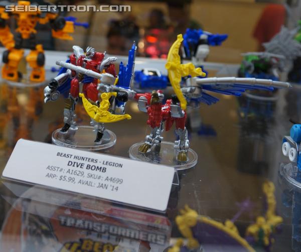 BotCon 2013: Upcoming Transformers Prime Beast Hunters products - Transformers Event: DSC06864a