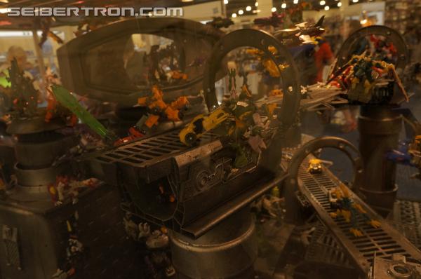 BotCon 2013: Beast Hunters Diorama Display - Transformers Event: DSC06573