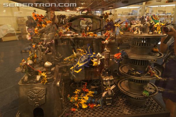 BotCon 2013: Beast Hunters Diorama Display - Transformers Event: DSC06578
