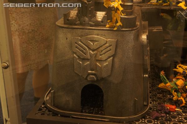 BotCon 2013: Beast Hunters Diorama Display - Transformers Event: DSC06579