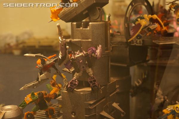 BotCon 2013: Beast Hunters Diorama Display - Transformers Event: DSC06582