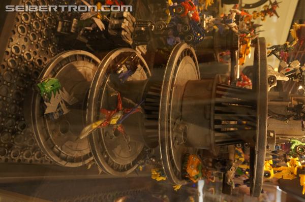 BotCon 2013: Beast Hunters Diorama Display - Transformers Event: DSC06583