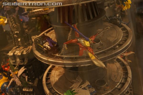 BotCon 2013: Beast Hunters Diorama Display - Transformers Event: DSC06585