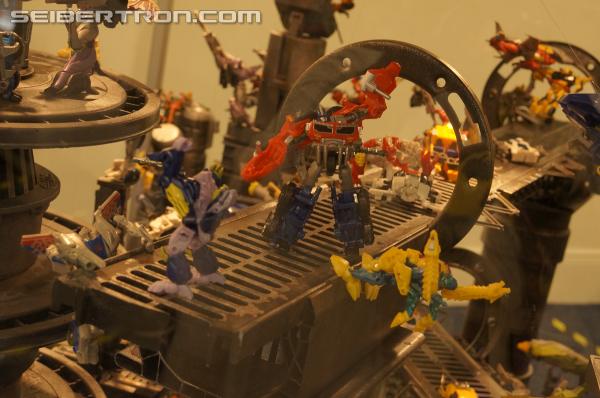 BotCon 2013: Beast Hunters Diorama Display - Transformers Event: DSC06587