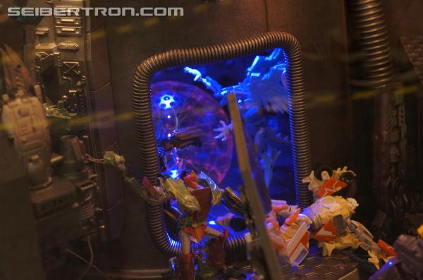 BotCon 2013: Beast Hunters Diorama Display - Transformers Event: DSC06593