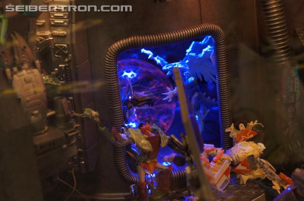 BotCon 2013: Beast Hunters Diorama Display - Transformers Event: DSC06594