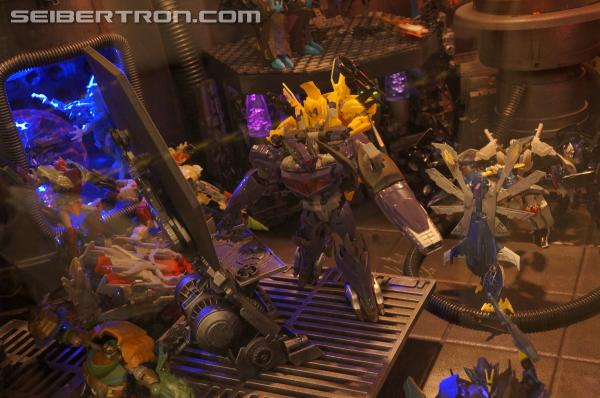 Transformers News: BotCon 2013 News: Rescue Bots, Construct-Bots, Beast Hunters Diorama BotCon 2013 News: Rescue Bots, Construct-Bots, Beast Hunters Diorama