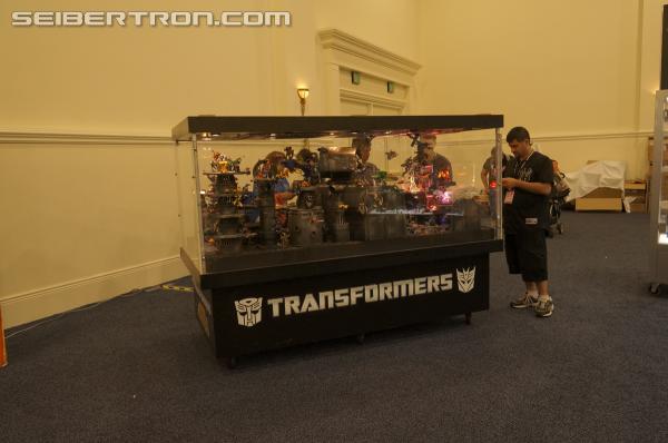 BotCon 2013: Beast Hunters Diorama Display - Transformers Event: DSC06602