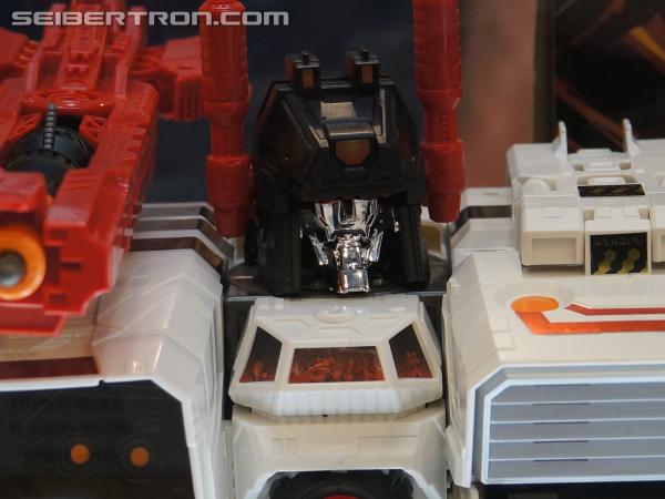 BotCon 2013: Hasbro Display: San Diego Comic-Con 2013 Exclusives - Transformers Event: DSC07155a