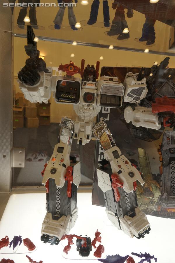BotCon 2013: Hasbro Display: San Diego Comic-Con 2013 Exclusives - Transformers Event: DSC07163