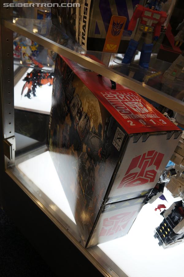 BotCon 2013: Hasbro Display: San Diego Comic-Con 2013 Exclusives - Transformers Event: DSC07177