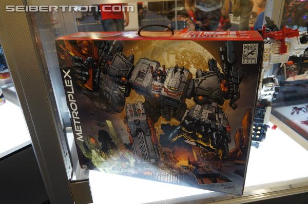 BotCon 2013: Hasbro Display: San Diego Comic-Con 2013 Exclusives - Transformers Event: DSC07178