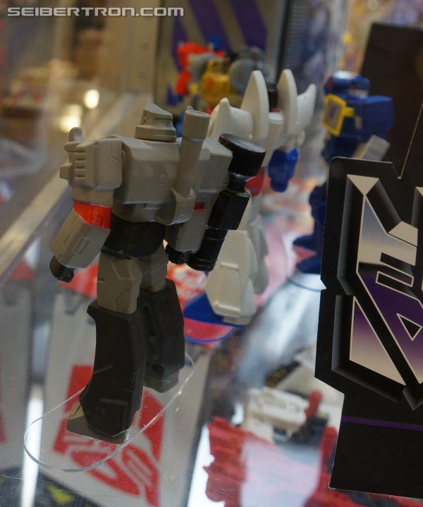 BotCon 2013: Hasbro Display: San Diego Comic-Con 2013 Exclusives - Transformers Event: DSC07188