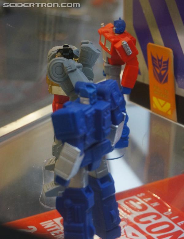 BotCon 2013: Hasbro Display: San Diego Comic-Con 2013 Exclusives - Transformers Event: DSC07191
